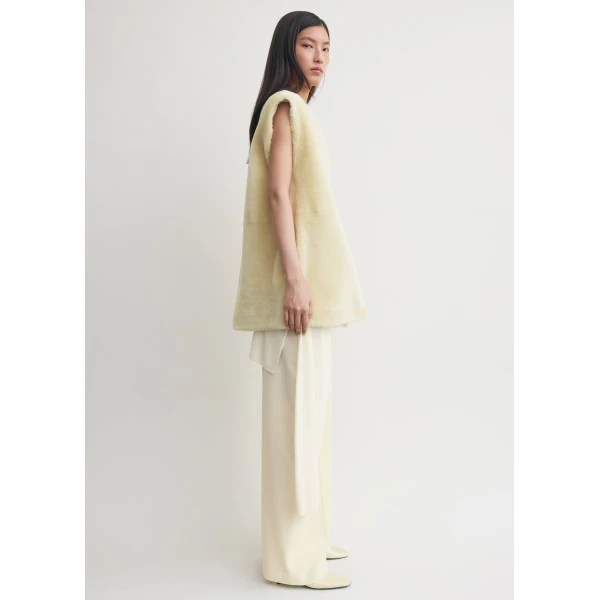 Totême Plush Shearling Vest Ecru - Jackets - Scandinavian Minimalist Luxury at Luxury Shoes 