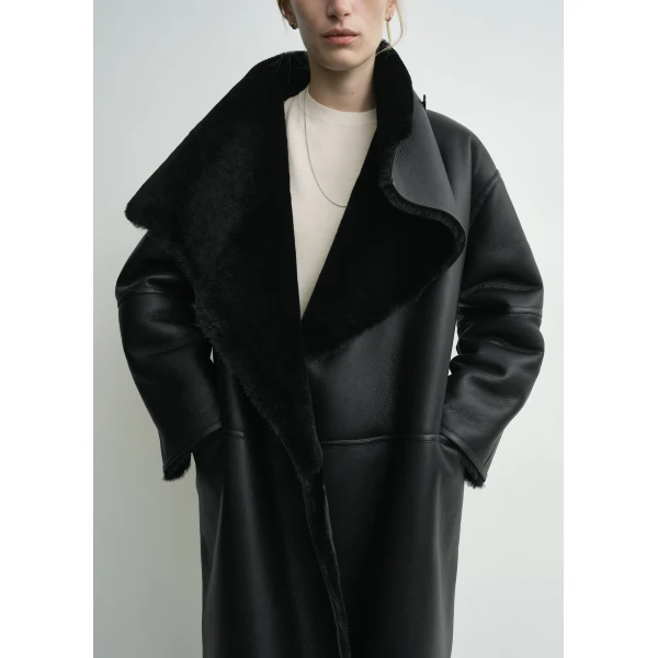 Totême Shearling Wrap Coat Black - Coats - Scandinavian Minimalist Luxury at Luxury Shoes 