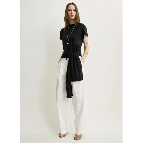 Totême Single Pleat Cotton Trousers White - Pants - Scandinavian Minimalist Luxury at Luxury Shoes 