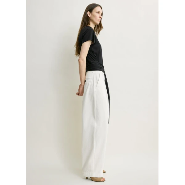 Totême Single Pleat Cotton Trousers White - Pants - Scandinavian Minimalist Luxury at Luxury Shoes 