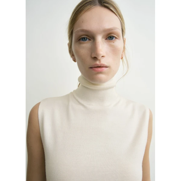 Totême Sleeveless Fine Turtleneck Ecru - Knitwear - Scandinavian Minimalist Luxury at Luxury Shoes 