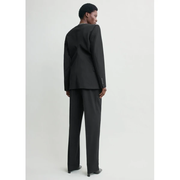 Totême Slouch Blazer Black - Jackets - Scandinavian Minimalist Luxury at Luxury Shoes 