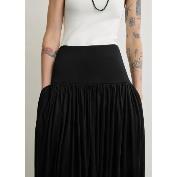 Totême Soft Gathered Skirt Black - Skirts - Scandinavian Minimalist Luxury at Luxury Shoes 