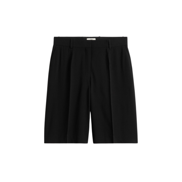 Totême Wide Fluid Shorts Black - Shorts - Scandinavian Minimalist Luxury at Luxury Shoes 