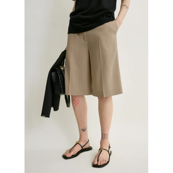 Totême Wide Tailored Shorts Overcast Beige - Shorts - Scandinavian Minimalist Luxury at Luxury Shoes 