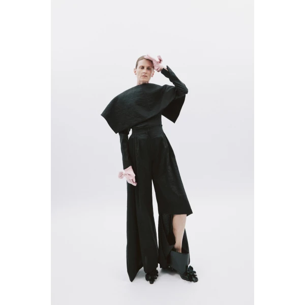 Black trousers
