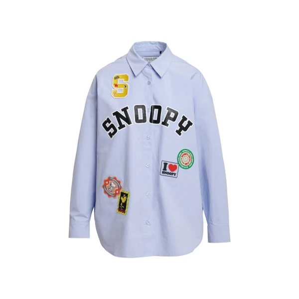 Light blue cotton shirt with multicolored Peanuts™ Snoopy patches