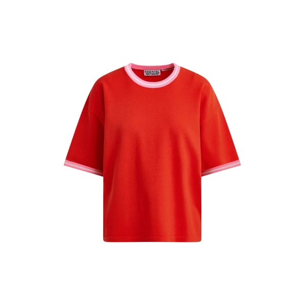 Red slightly cropped knit T-shirt with pink contrasting trim
