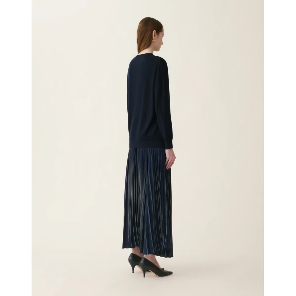 Cashmere and Silk Sweater in Midnight Blue