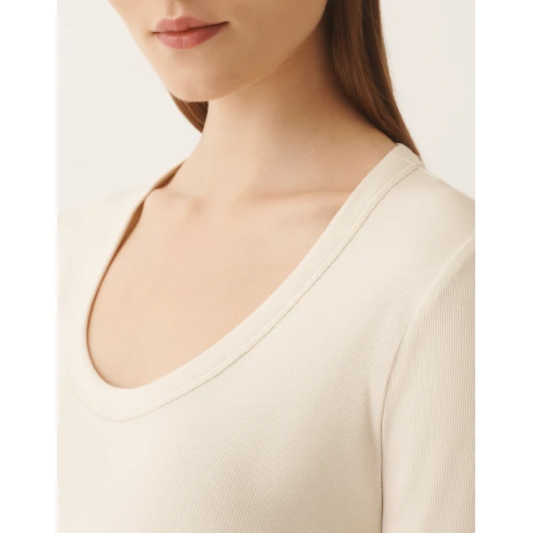 Jersey T-shirt in Butter - Image 5