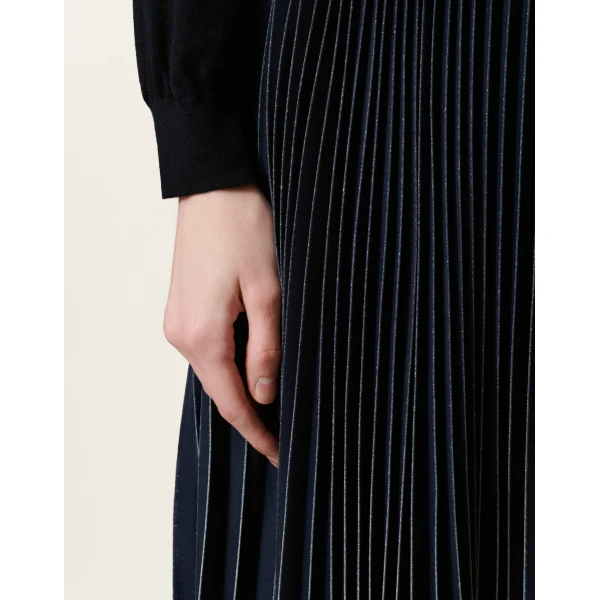 Pleated Crêpe de Chine Skirt in Midnight Blue - Image 5