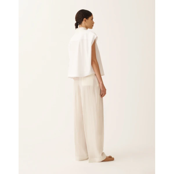 Sleeveless Shirt in Optical White Poplin