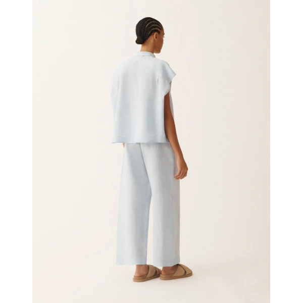 Sleeveless Shirt in Sky-Blue Linen Fabric