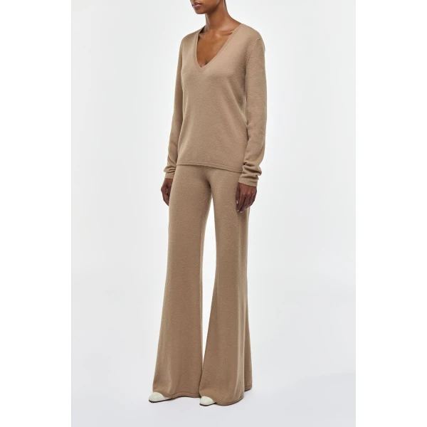 Vesper Knit V-Neck Sweater in Camel Brushed Cashmere