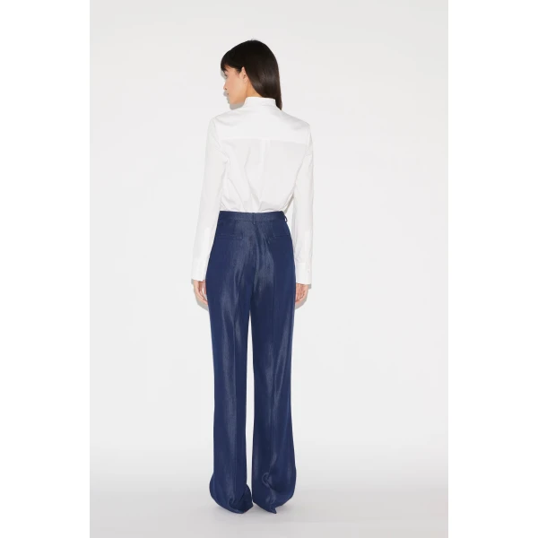 blue pants