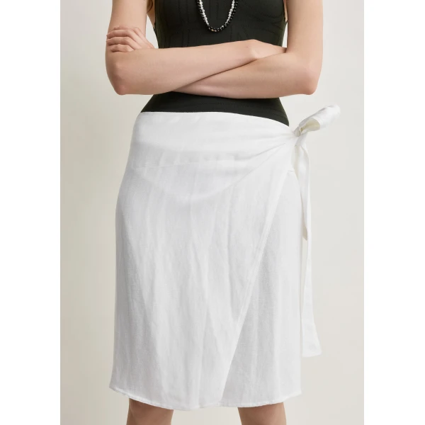 Totême Beach pareo in White - Beachwear - Scandinavian Minimalist Luxury at Luxury Shoes 