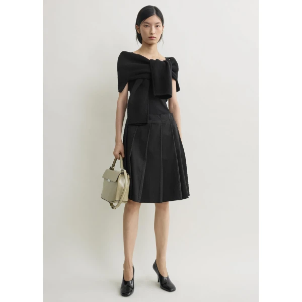 Totême Beaded pleat skirt in Black - Skirts - Scandinavian Minimalist Luxury at Luxury Shoes 