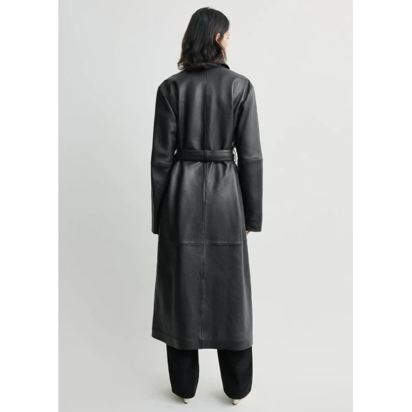 Totême Belted leather coat in Black - Coats - Scandinavian Minimalist Luxury at Luxury Shoes 