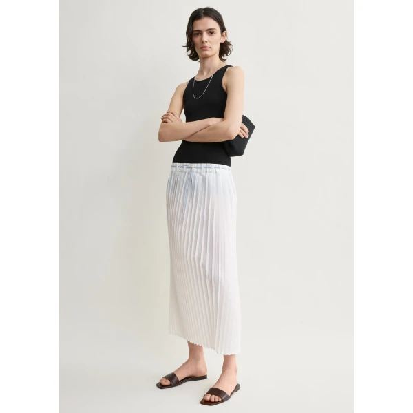 Totême Belted pleated skirt in White - Skirts - Scandinavian Minimalist Luxury at Luxury Shoes 