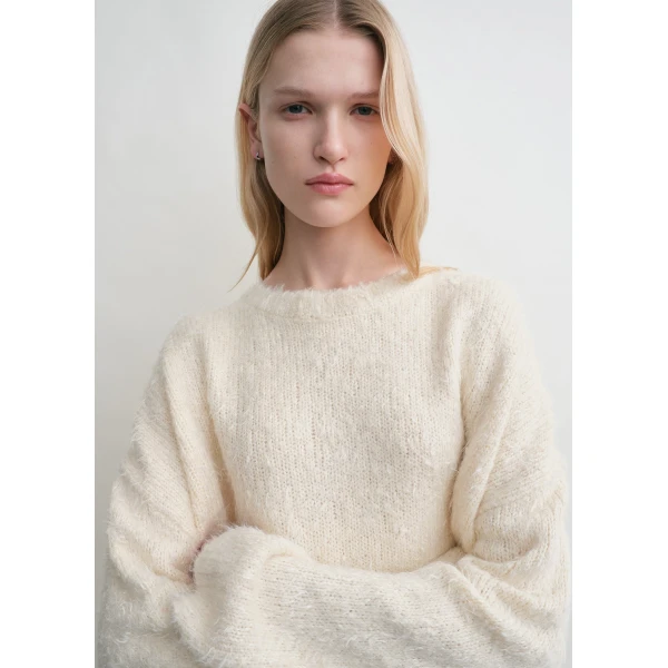 Totême Boxy silk knit in Cream - Knitwear - Scandinavian Minimalist Luxury at Luxury Shoes 
