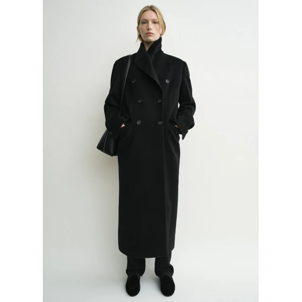 Totême Broad coat in Black - Coats - Scandinavian Minimalist Luxury at Luxury Shoes 