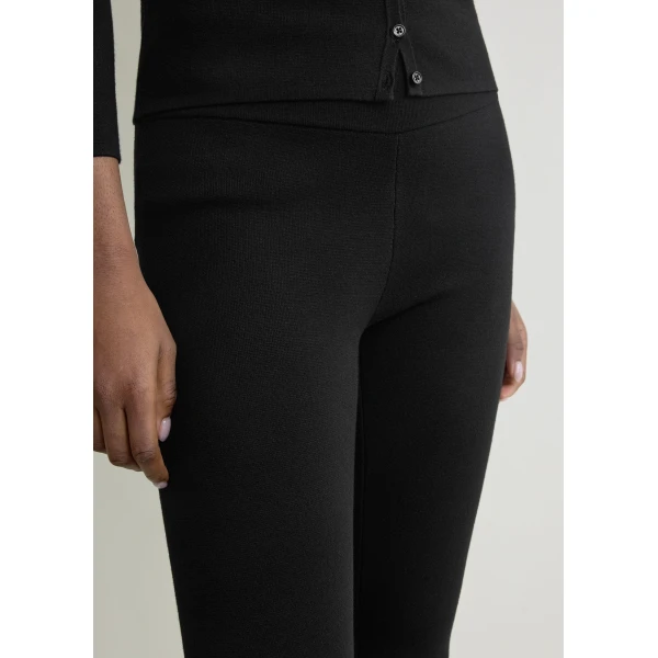 Totême Capri knit leggings in Black - Pants - Scandinavian Minimalist Luxury at Luxury Shoes 
