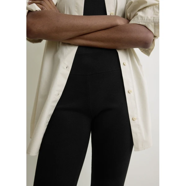 Totême Capri knit shorts in Black - Shorts - Scandinavian Minimalist Luxury at Luxury Shoes 