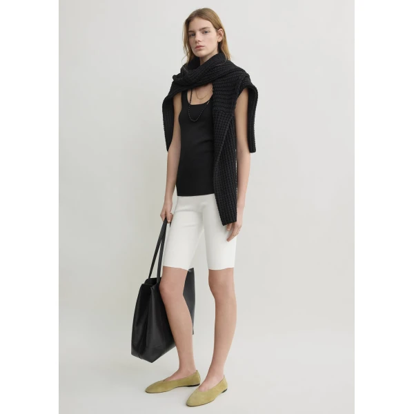 Totême Capri knit shorts in Off-white - Shorts - Scandinavian Minimalist Luxury at Luxury Shoes 