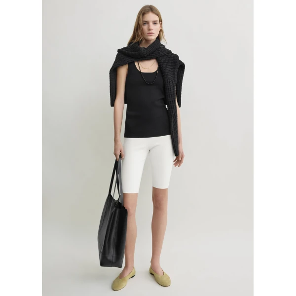 Totême Capri knit shorts in Off-white - Shorts - Scandinavian Minimalist Luxury at Luxury Shoes 
