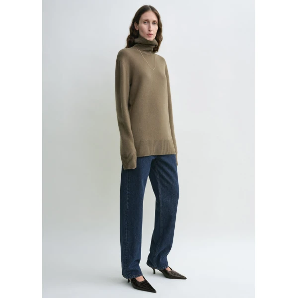 Totême Cashmere turtleneck in Hazel - Knitwear - Scandinavian Minimalist Luxury at Luxury Shoes 