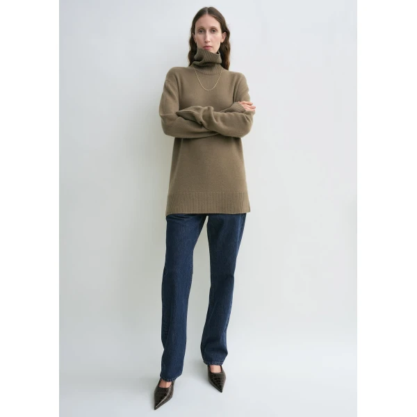 Totême Cashmere turtleneck in Hazel - Knitwear - Scandinavian Minimalist Luxury at Luxury Shoes 