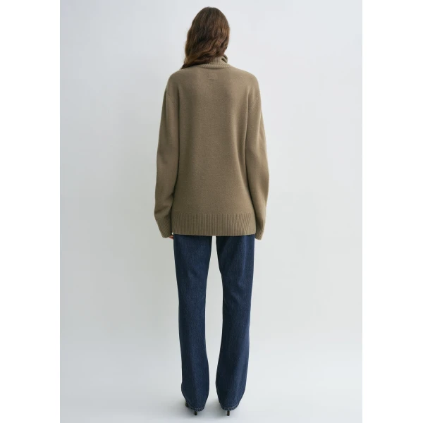 Totême Cashmere turtleneck in Hazel - Knitwear - Scandinavian Minimalist Luxury at Luxury Shoes 