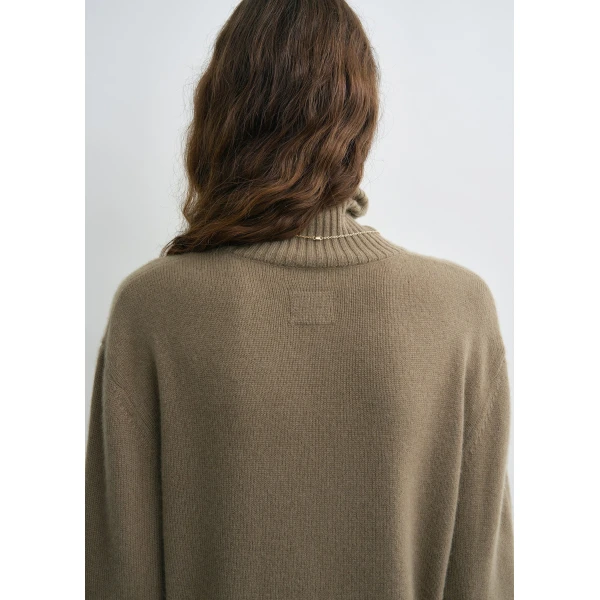 Totême Cashmere turtleneck in Hazel - Knitwear - Scandinavian Minimalist Luxury at Luxury Shoes 