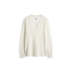 Totême Cashmere v-neck knit in Ecru - Knitwear - Scandinavian Minimalist Luxury at Luxury Shoes 