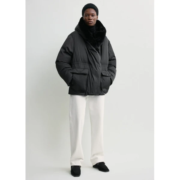 Totême Cinched puffer jacket in Black - Jackets - Scandinavian Minimalist Luxury at Luxury Shoes 