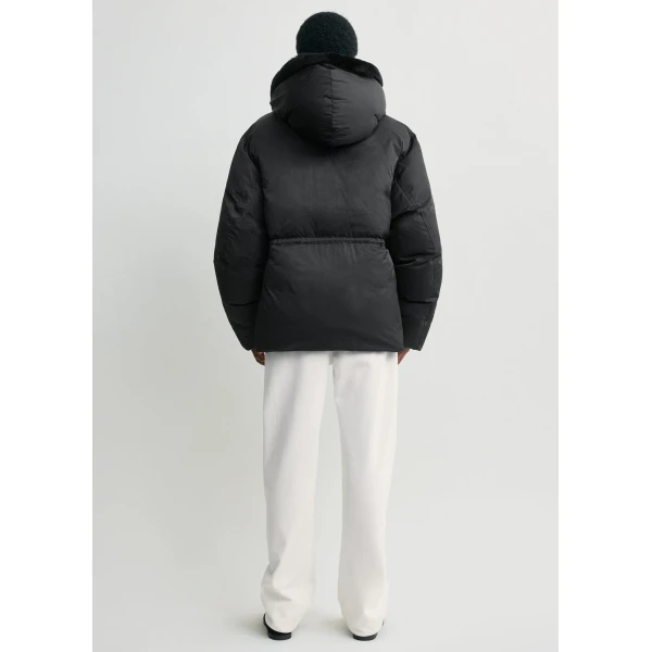Totême Cinched puffer jacket in Black - Jackets - Scandinavian Minimalist Luxury at Luxury Shoes 