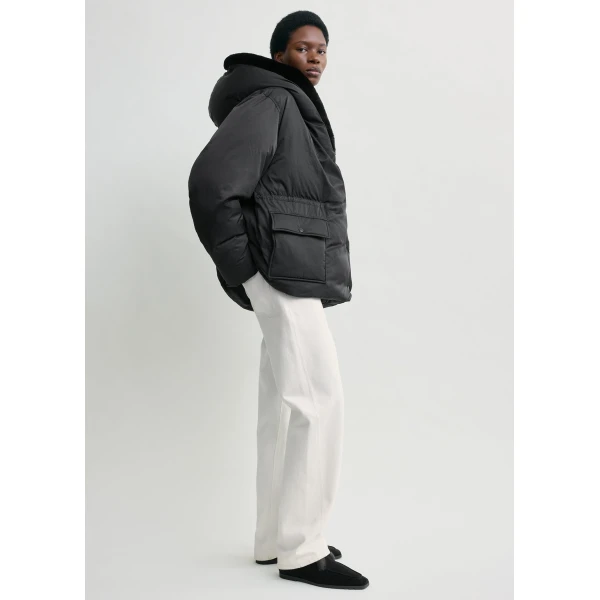 Totême Cinched puffer jacket in Black - Jackets - Scandinavian Minimalist Luxury at Luxury Shoes 