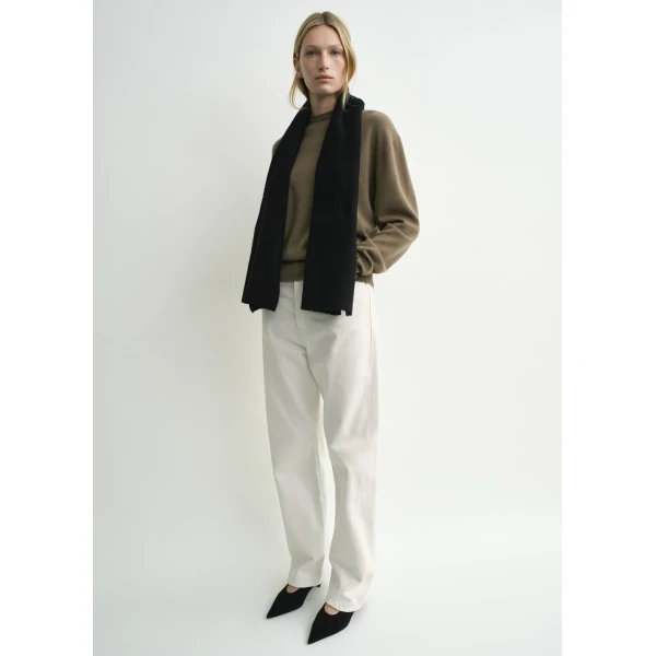 Totême Classic cashmere crew knit in Hazel - Knitwear - Scandinavian Minimalist Luxury at Luxury Shoes 