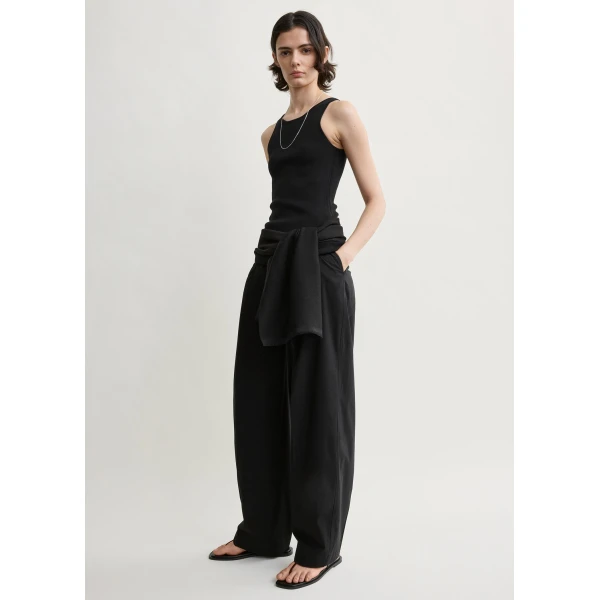 Totême Classic compact knit tank in Black - Knitwear - Scandinavian Minimalist Luxury at Luxury Shoes 