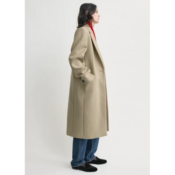 Totême Classic winter coat in Biscuit - Coats - Scandinavian Minimalist Luxury at Luxury Shoes 