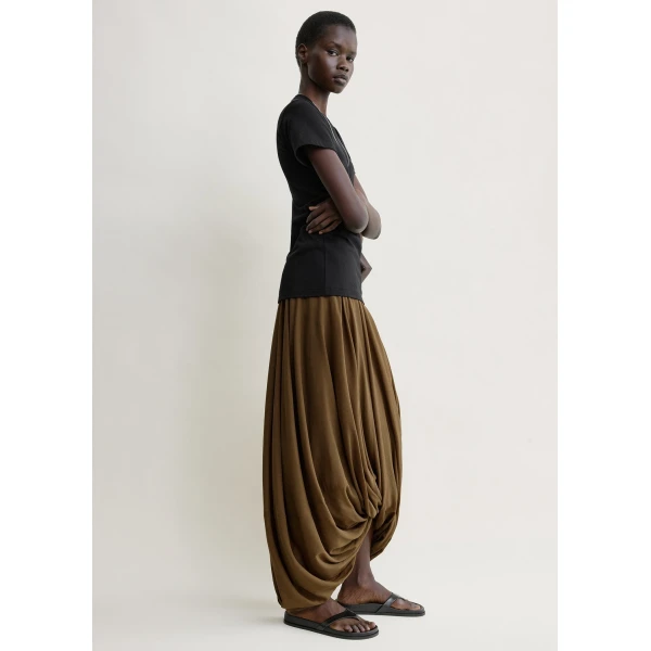Totême Cocoon skirt in Walnut - Skirts - Scandinavian Minimalist Luxury at Luxury Shoes 