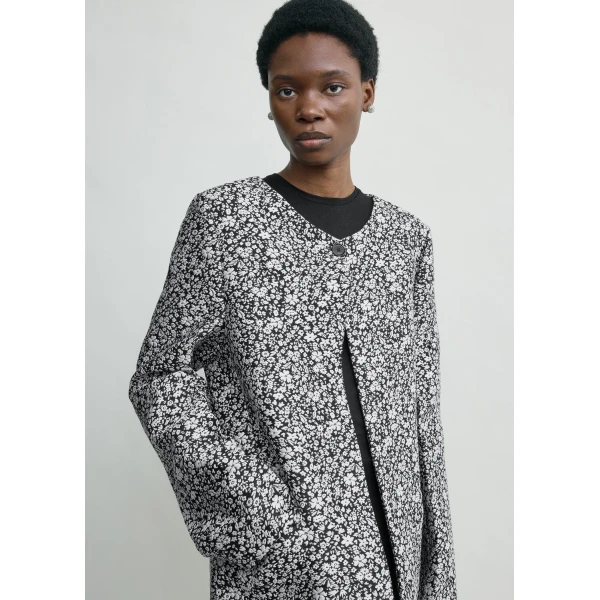Totême Collarless floral coat in White / Black - Coats - Scandinavian Minimalist Luxury at Luxury Shoes 