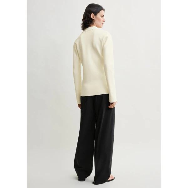 Totême Compact knit buttoned top in White - Knitwear - Scandinavian Minimalist Luxury at Luxury Shoes 