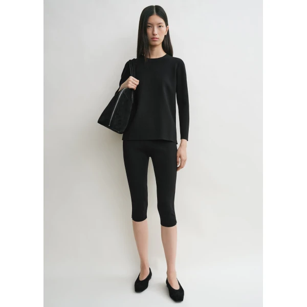 Totême Compact knit capri trousers in Black - Pants - Scandinavian Minimalist Luxury at Luxury Shoes 