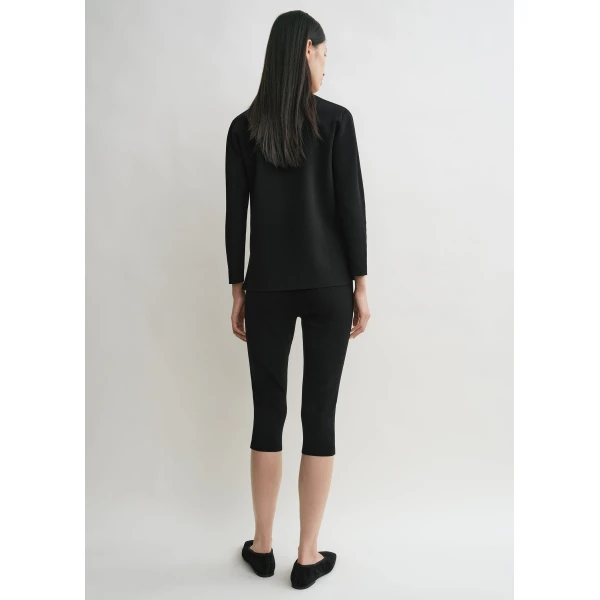 Totême Compact knit capri trousers in Black - Pants - Scandinavian Minimalist Luxury at Luxury Shoes 
