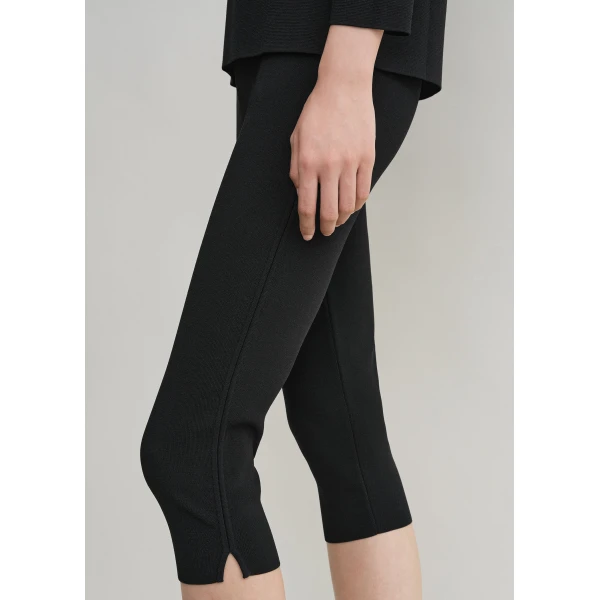 Totême Compact knit capri trousers in Black - Pants - Scandinavian Minimalist Luxury at Luxury Shoes 