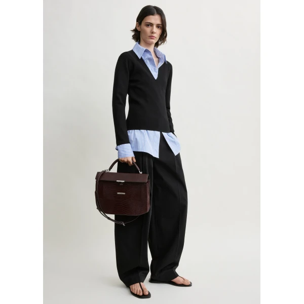 Totême Compact knit v-neck in Black - Knitwear - Scandinavian Minimalist Luxury at Luxury Shoes 