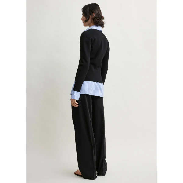 Totême Compact knit v-neck in Black - Knitwear - Scandinavian Minimalist Luxury at Luxury Shoes 