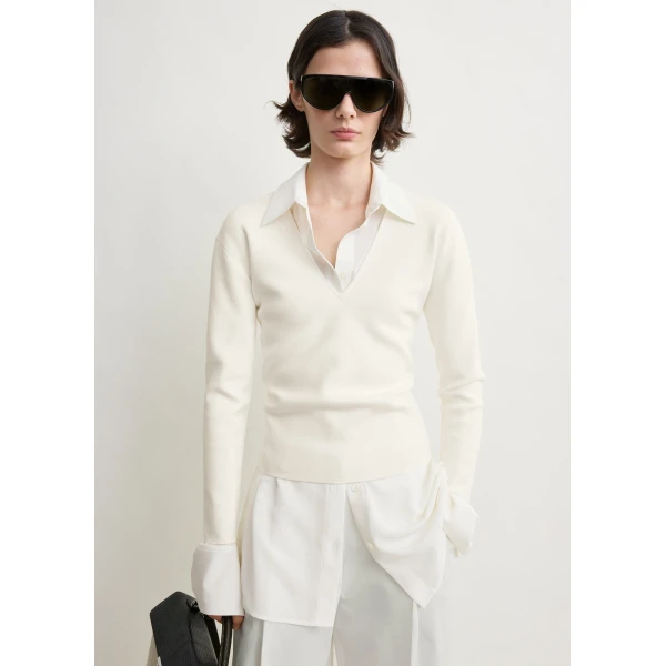 Totême Compact knit v-neck in Off-white - Knitwear - Scandinavian Minimalist Luxury at Luxury Shoes 