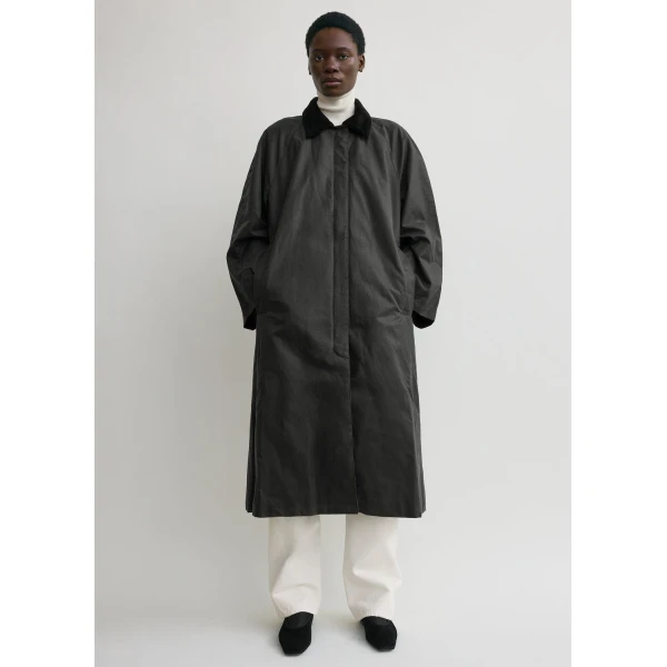 Totême Country coat in Washed black - Coats - Scandinavian Minimalist Luxury at Luxury Shoes 